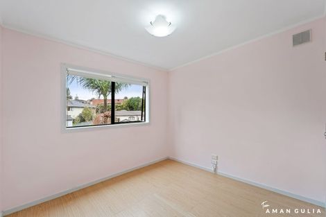 Photo of property in 1/32 Blockhouse Bay Road, Avondale, Auckland, 1026