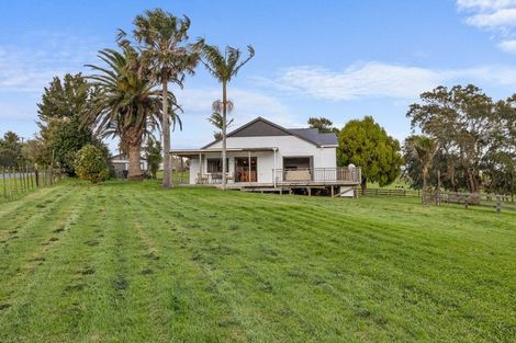 Photo of property in 14 Te Arai Point Road, Te Arai, Wellsford, 0975