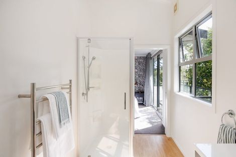 Photo of property in 16a Springdale Grove, Fitzherbert, Palmerston North, 4410