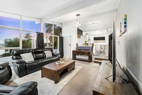 Photo of property in 35 Waimumu Road, Massey, Auckland, 0614