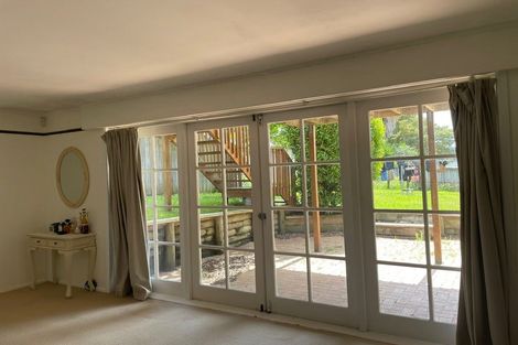 Photo of property in 17 Margaret Place, Milford, Auckland, 0620