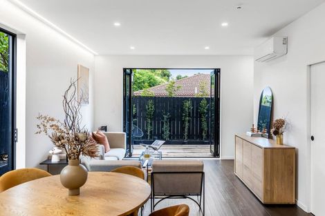Photo of property in 15 Humariri Street, Point Chevalier, Auckland, 1022