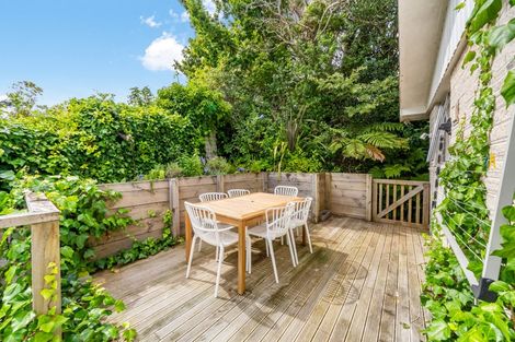 Photo of property in 1a Wyndham Road, Pinehaven, Upper Hutt, 5019