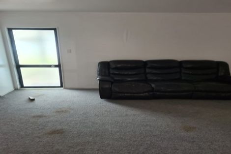 Photo of property in 72 Maplesden Drive, Clendon Park, Auckland, 2103