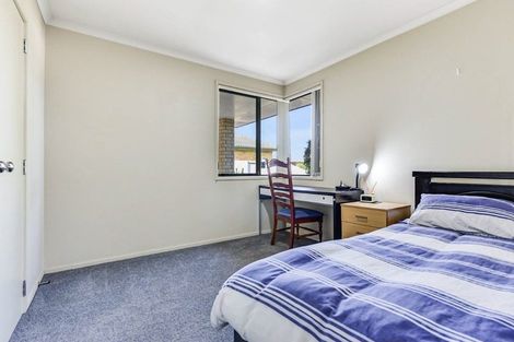 Photo of property in 19 Nobleman Place, Hamilton East, Hamilton, 3216