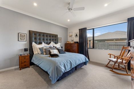 Photo of property in 5 Crabapple Close, Milson, Palmerston North, 4414