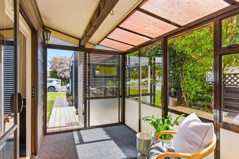 Photo of property in 27 Oriwa Street, Waikanae, 5036