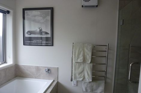 Photo of property in 33 Whakatomo Place, Havelock North, 4130