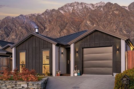 Photo of property in 37 Howden Drive, Jacks Point, 9371