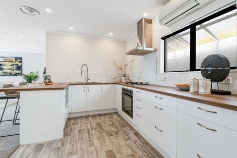 Photo of property in 12a Eagle Place, Red Beach, 0932