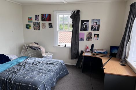 Photo of property in 76a Kelburn Parade, Kelburn, Wellington, 6012