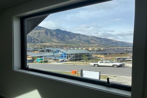 Photo of property in 10 Runholder Rise, Jacks Point, 9371