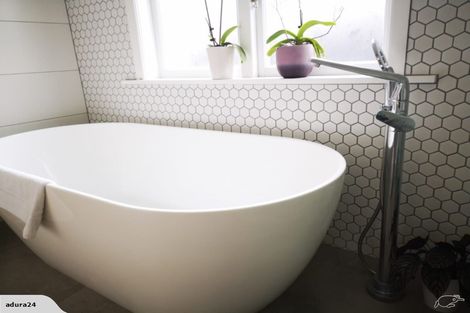 Photo of property in 52 Argentine Avenue, Miramar, Wellington, 6022