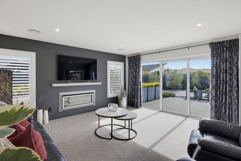 Photo of property in 18 Petrel Close, Paraparaumu Beach, Paraparaumu, 5032
