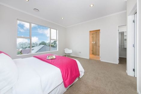 Photo of property in 16a Wychwood Avenue, Henderson Valley, Auckland, 0612