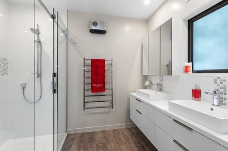 Photo of property in 24 Highland Place, Avonhead, Christchurch, 8042