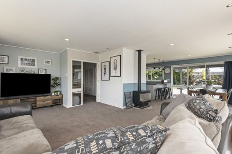 Photo of property in 52 Wikiriwhi Crescent, Awapuni, Palmerston North, 4412