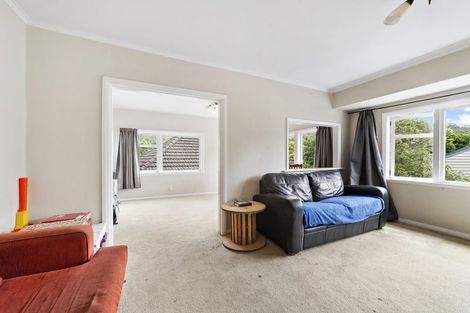 Photo of property in 15 Aplin Terrace, Ngaio, Wellington, 6035
