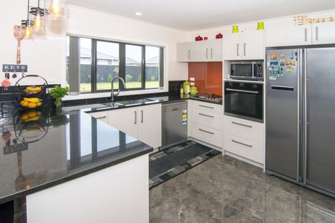 Photo of property in 13 Hartley Avenue, Carterton, 5713