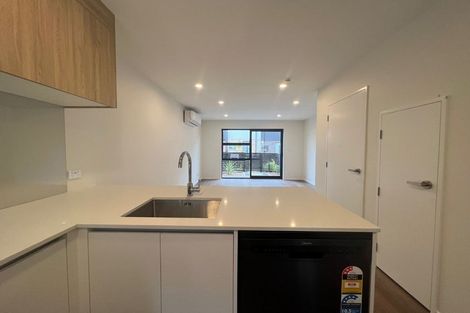 Photo of property in 2/327 Glengarry Road, Glen Eden, Auckland, 0602