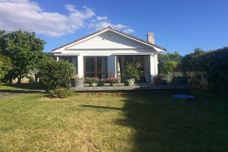 Photo of property in 18 Moana Road, Paraparaumu, 5032
