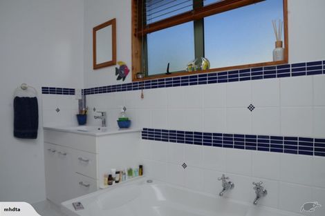 Photo of property in 5 Charlotte Street, Stanmore Bay, Whangaparaoa, 0932