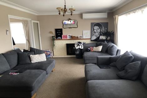 Photo of property in 5 Clayton Road, Manurewa, Auckland, 2102