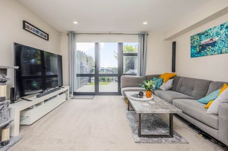 Photo of property in 83 Walsh Road, Papakura, 2110