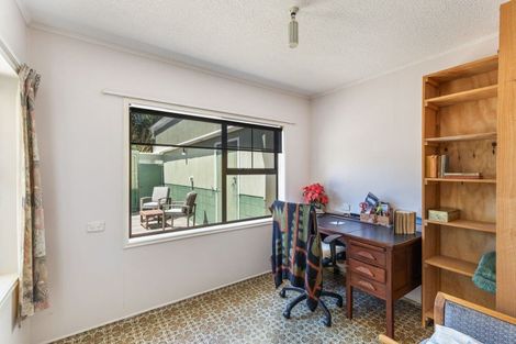 Photo of property in 529 South Road, Omata, New Plymouth, 4374