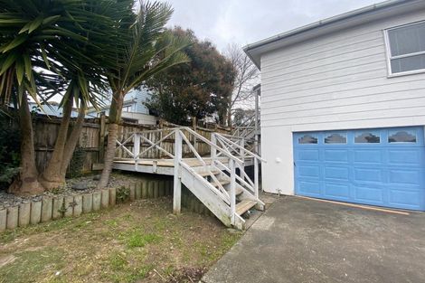 Photo of property in 14 Landow Place, Henderson, Auckland, 0612