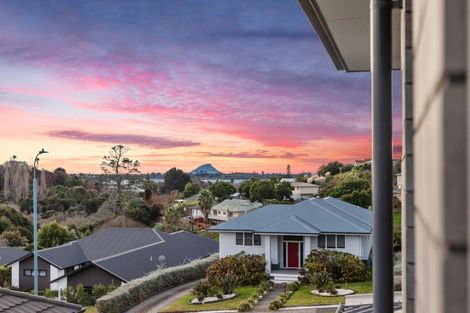 Photo of property in 111 Oteki Park Drive, Welcome Bay, Tauranga, 3112