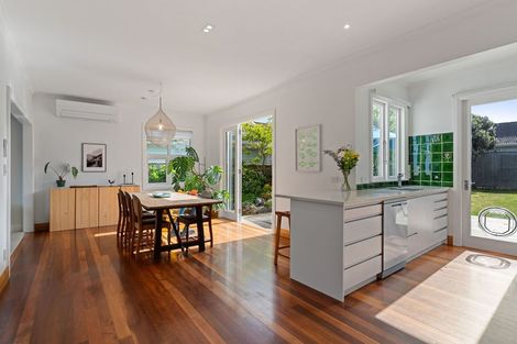 Photo of property in 109 Freyberg Street, Lyall Bay, Wellington, 6022