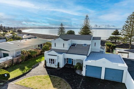 Photo of property in 7 Charles Street, Westshore, Napier, 4110
