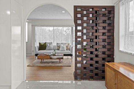 Photo of property in 3 Cheam Place, Pakuranga Heights, Auckland, 2010