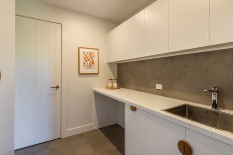 Photo of property in 5 Lens Way, Acacia Bay, Taupo, 3385