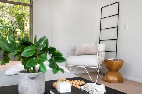 Photo of property in 1/122 Manuka Road, Bayview, Auckland, 0629