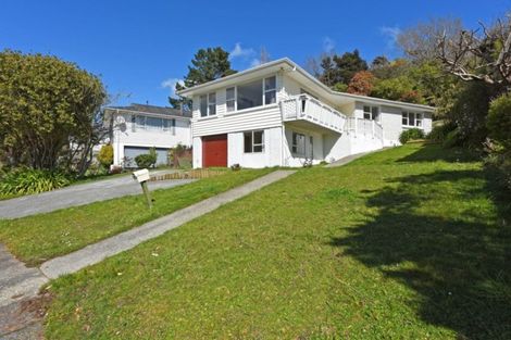 Photo of property in 12 Deller Grove, Silverstream, Upper Hutt, 5019