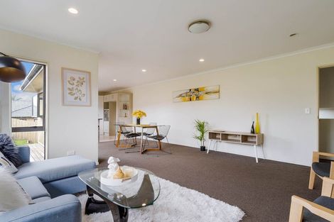 Photo of property in 37 Westglen Place, Ranui, Auckland, 0612