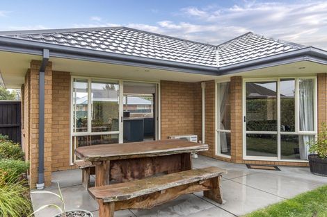 Photo of property in 2 Magnolia Lane, St Albans, Christchurch, 8052