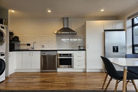 Photo of property in 10 Ara Patukawenga, Tawa, Wellington, 5028