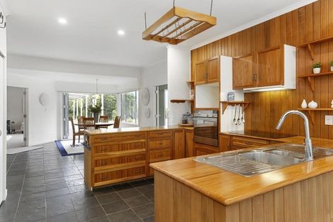 Photo of property in 249 Forest Hill Road, Waiatarua, Auckland, 0612