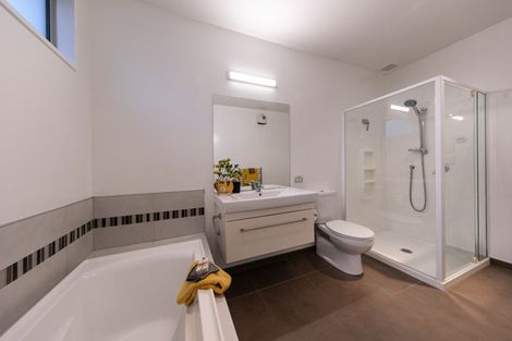 Photo of property in 9 Marbleleaf Lane, Albert Town, Wanaka, 9305