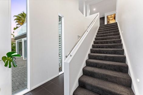 Photo of property in 11 Landvale Court, Browns Bay, Auckland, 0630