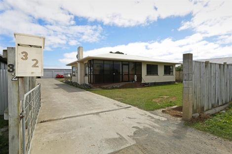 Photo of property in 32 Heaphy Road, Opunake, 4616