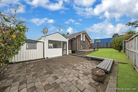 Photo of property in 2/7 Benygloe Place, Highland Park, Auckland, 2010