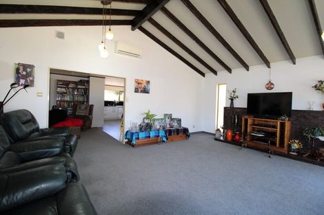 Photo of property in 10 Smith Street, Dannevirke, 4930