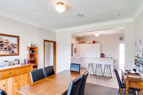 Photo of property in 7 Howard Road, Taradale, Napier, 4112