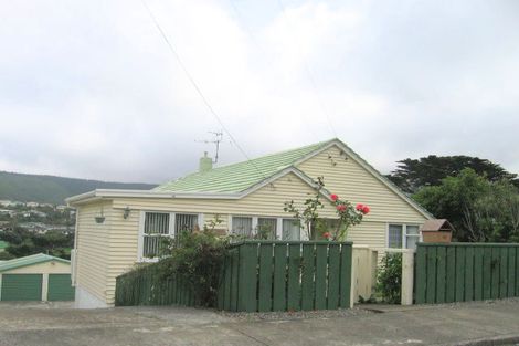 Photo of property in 42 Taylor Terrace, Tawa, Wellington, 5028