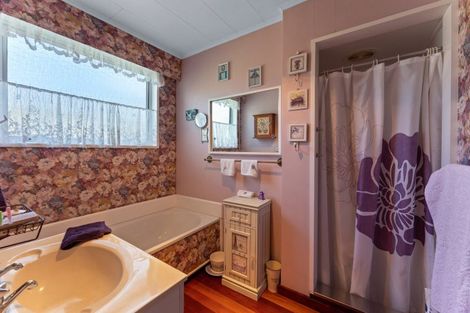 Photo of property in 4 Lincoln Grove, Wainuiomata, Lower Hutt, 5014
