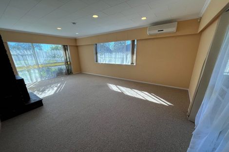 Photo of property in 1 Guernsey Place, Fitzherbert, Palmerston North, 4410